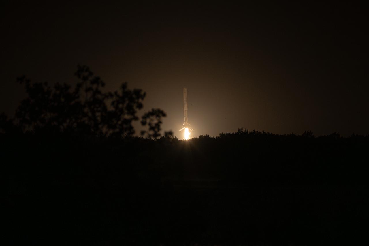 SpaceX Falcon 9 rocket first stage landing at Landing Zone 40.