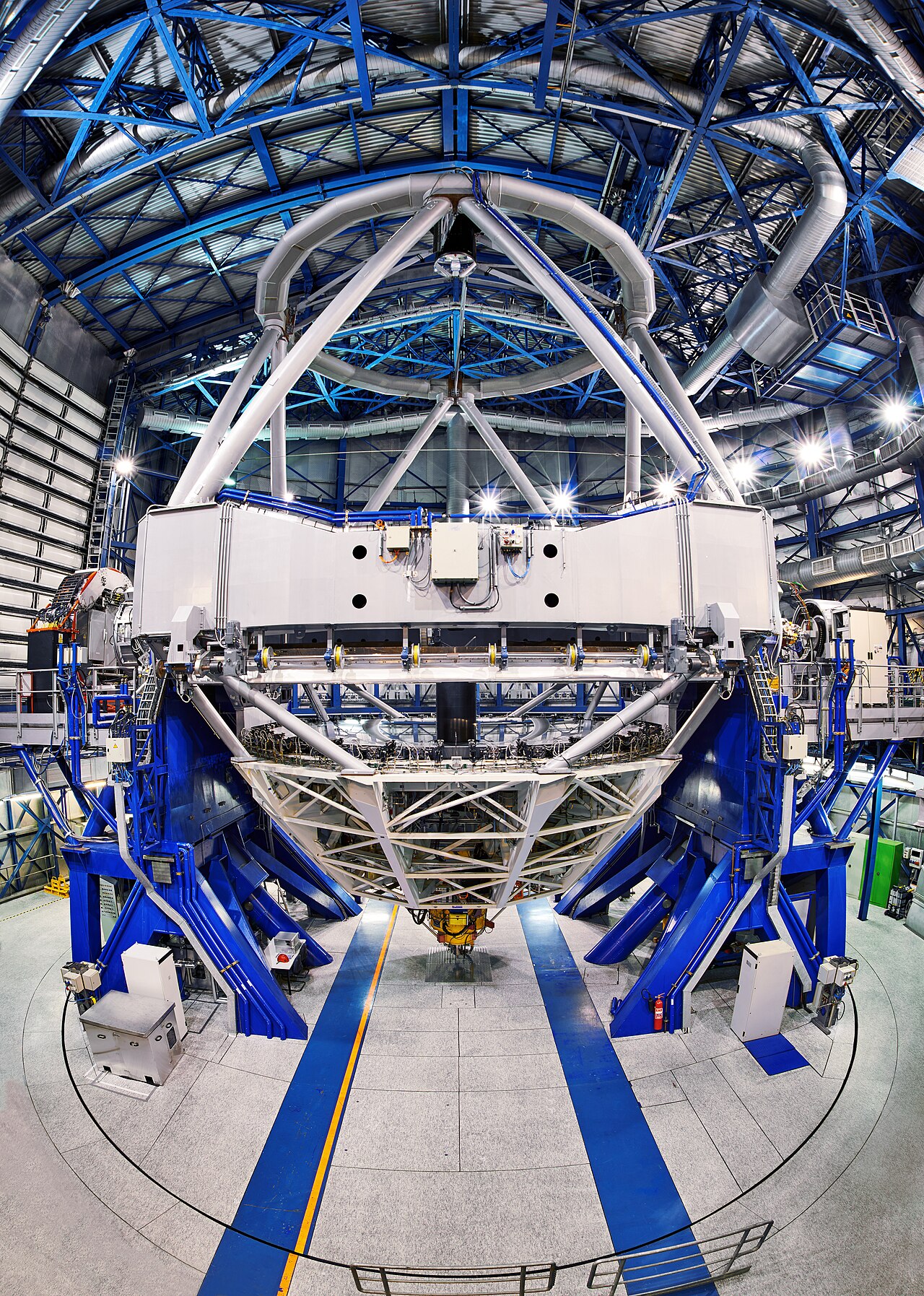 FORS2 instrument inside a Very Large Telescope unit.