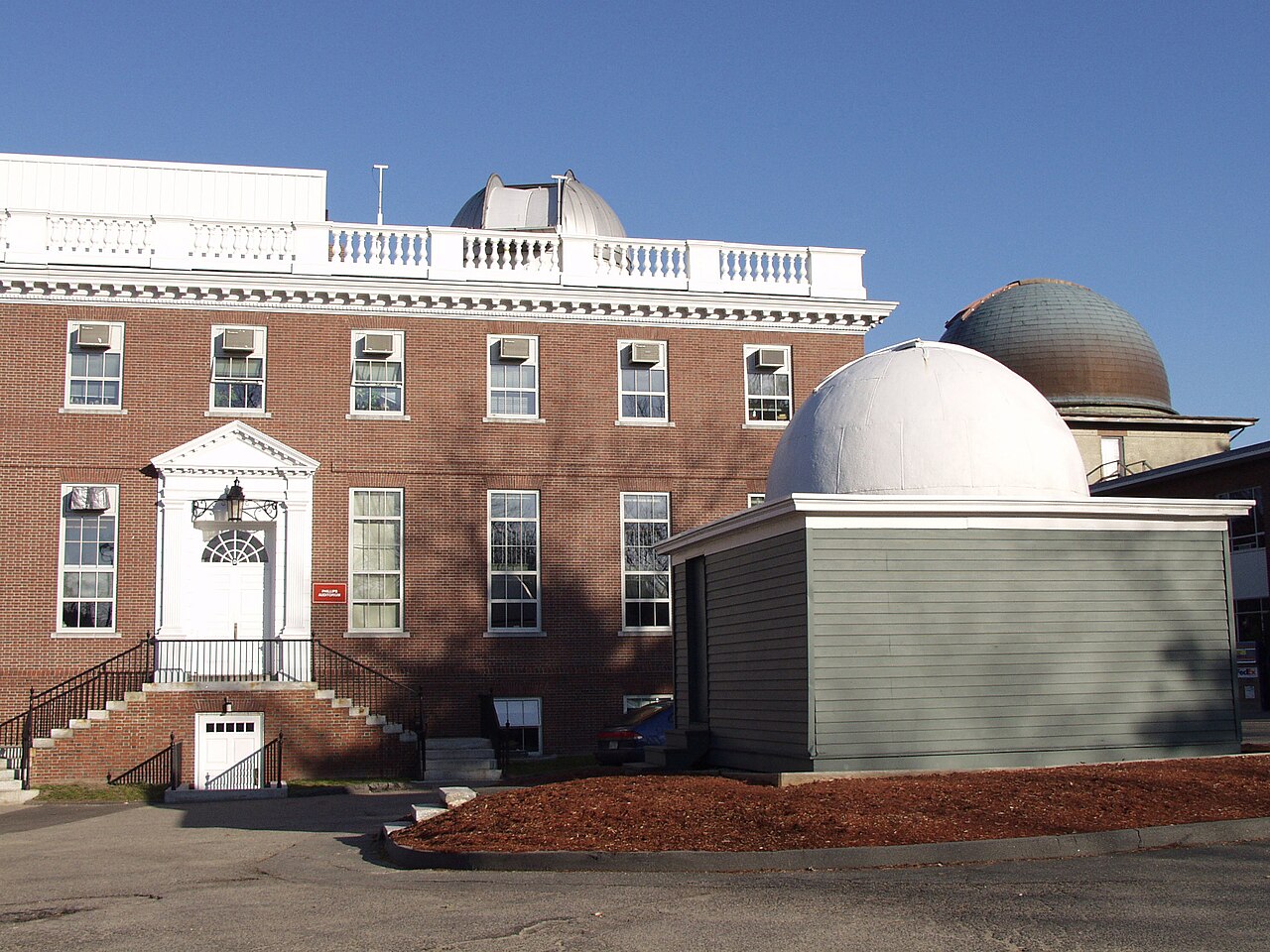 Exterior view of the Harvard-Smithsonian Center for Astrophysics building.
